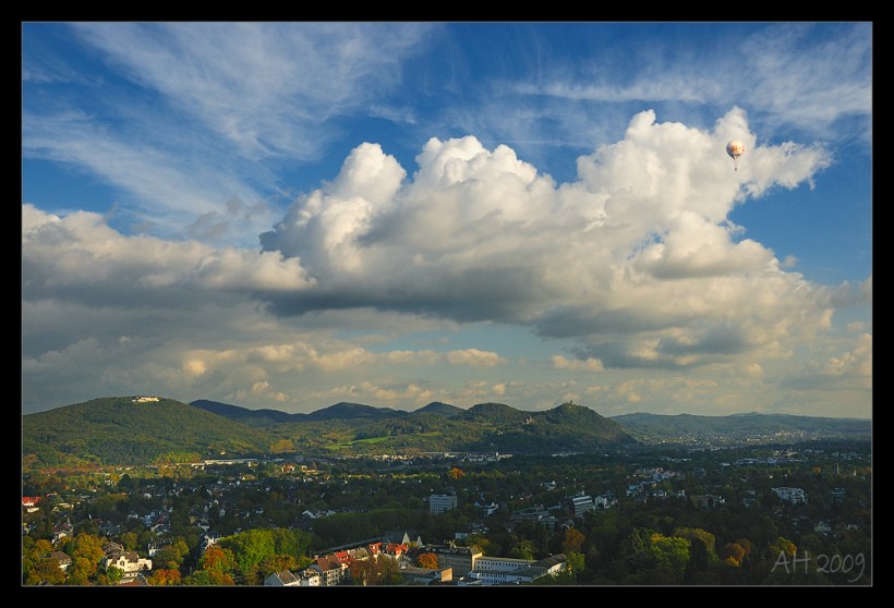 Ein Blick von der Godesburg rüber zum Siebengebirge
