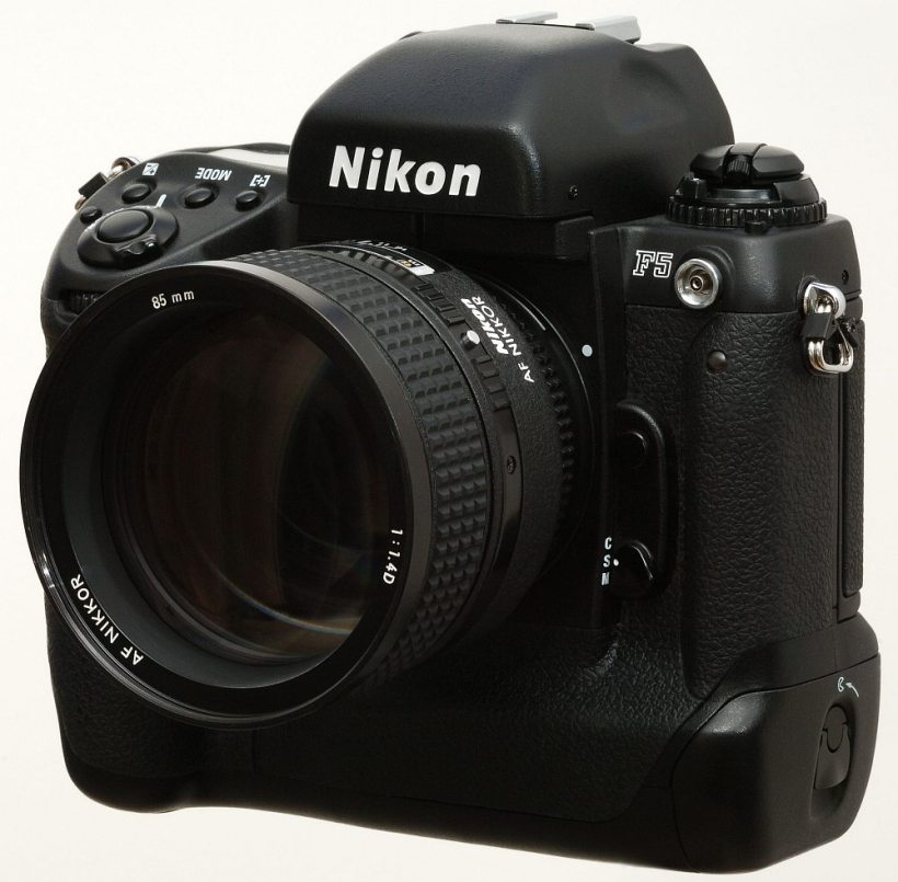Nikon F5 mit AF-D 1.4/85mm