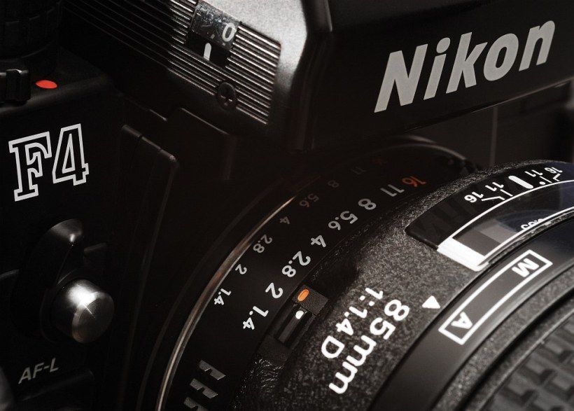 Nikon F4 mit AF-D 1.4/85mm