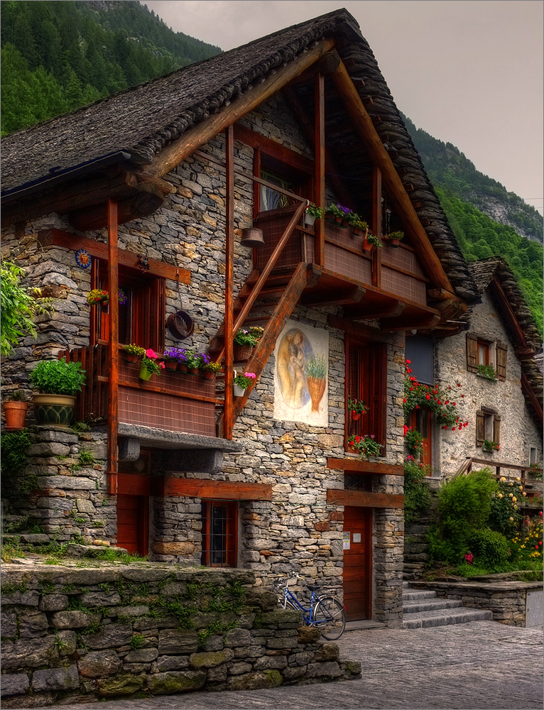 Sonogno im Tessin mit Fuji Finepix X100