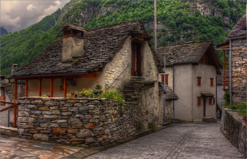 Sonogno im Tessin mit Fuji Finepix X100