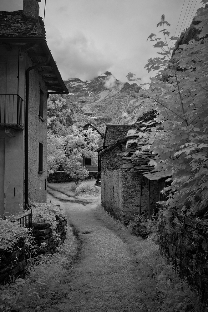 Sonogno im Tessin mit Fuji Finepix X100
