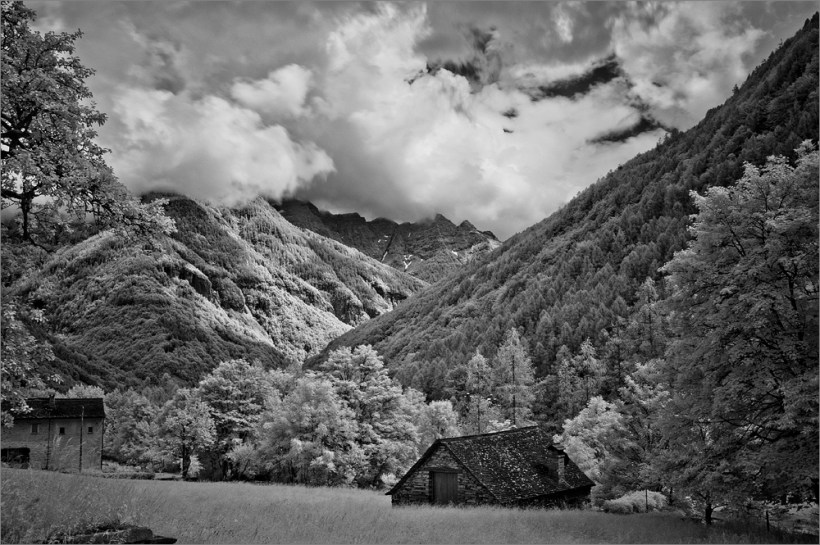 Sonogno im Tessin mit Fuji Finepix X100