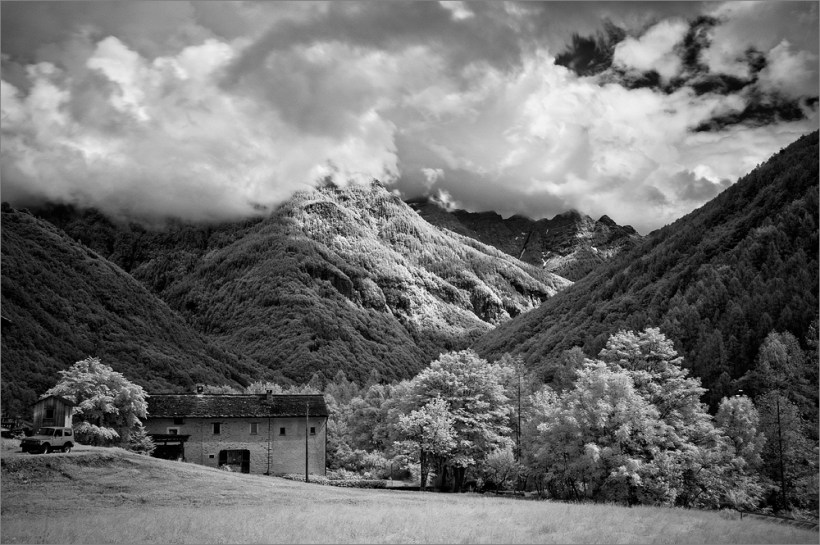 Sonogno im Tessin mit Fuji Finepix X100