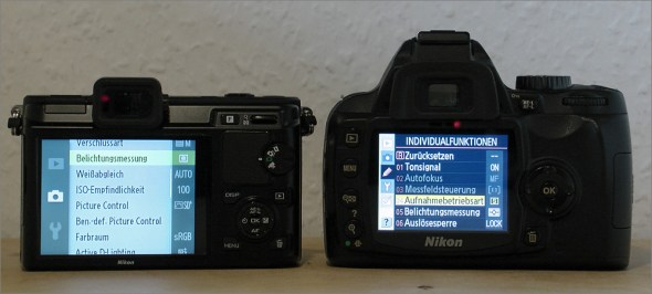 Nikon_1_V1_versus_Nikon_D60